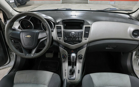 Chevrolet Cruze II, 2010 год, 625 000 рублей, 12 фотография