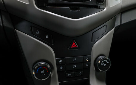 Chevrolet Cruze II, 2010 год, 625 000 рублей, 16 фотография
