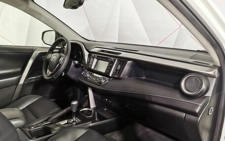 Toyota RAV4, 2016 год, 2 295 000 рублей, 12 фотография