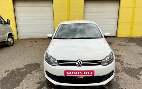 Volkswagen Polo VI (EU Market), 2011 год, 730 000 рублей, 2 фотография