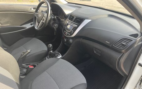 Hyundai Solaris II рестайлинг, 2013 год, 860 000 рублей, 7 фотография