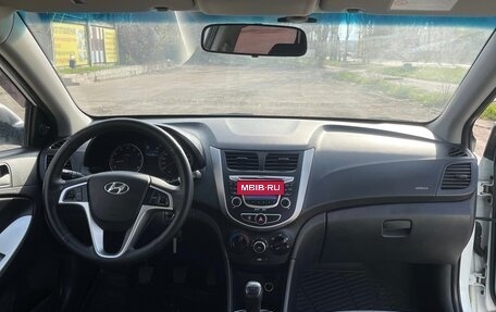 Hyundai Solaris II рестайлинг, 2013 год, 860 000 рублей, 6 фотография