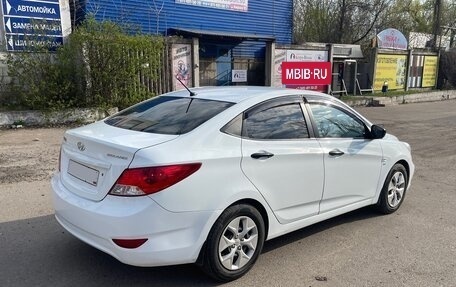 Hyundai Solaris II рестайлинг, 2013 год, 860 000 рублей, 3 фотография