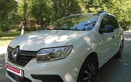Renault Logan II, 2019 год, 865 000 рублей, 2 фотография