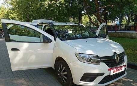 Renault Logan II, 2019 год, 865 000 рублей, 13 фотография