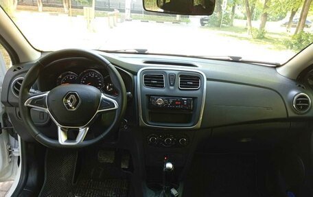 Renault Logan II, 2019 год, 865 000 рублей, 17 фотография