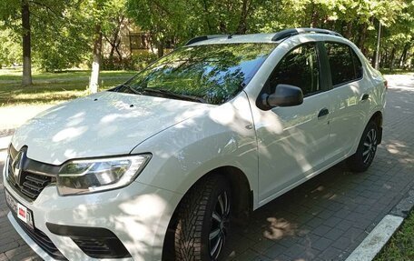Renault Logan II, 2019 год, 865 000 рублей, 18 фотография