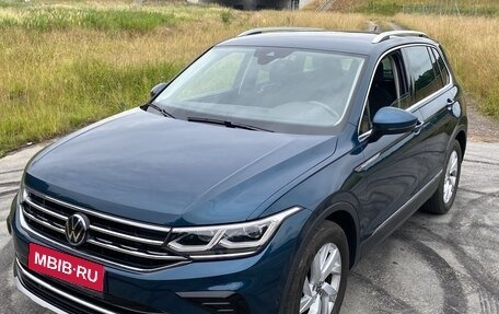 Volkswagen Tiguan II, 2023 год, 3 200 000 рублей, 1 фотография