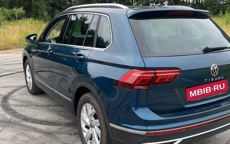 Volkswagen Tiguan II, 2023 год, 3 200 000 рублей, 2 фотография