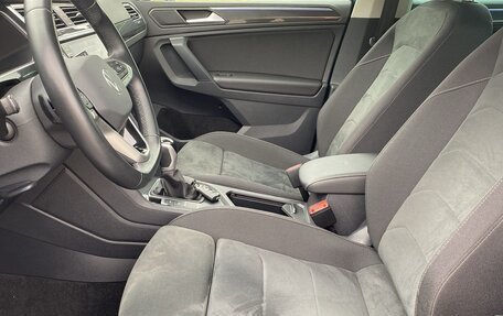 Volkswagen Tiguan II, 2023 год, 3 200 000 рублей, 8 фотография