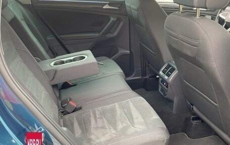 Volkswagen Tiguan II, 2023 год, 3 200 000 рублей, 17 фотография