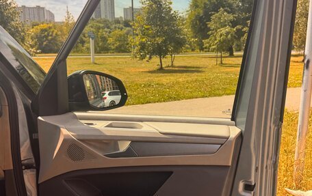 Volkswagen Multivan, 2022 год, 5 700 000 рублей, 3 фотография