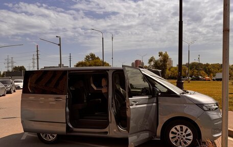 Volkswagen Multivan, 2022 год, 5 700 000 рублей, 7 фотография