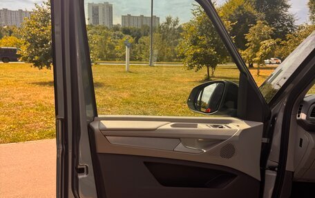 Volkswagen Multivan, 2022 год, 5 700 000 рублей, 13 фотография