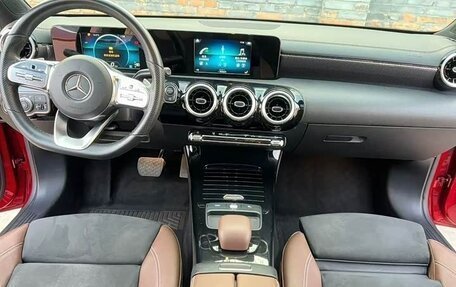 Mercedes-Benz A-Класс, 2019 год, 1 450 002 рублей, 11 фотография