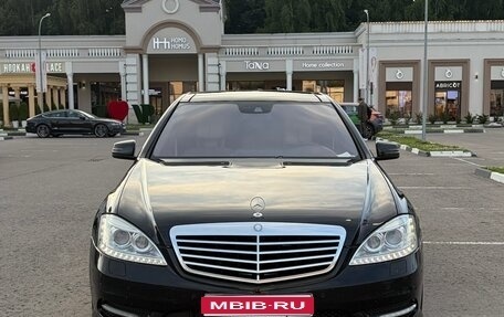 Mercedes-Benz S-Класс, 2012 год, 1 600 000 рублей, 1 фотография