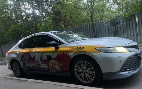 Toyota Camry, 2020 год, 1 880 000 рублей, 3 фотография