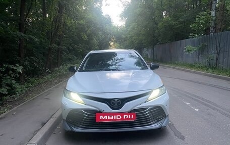Toyota Camry, 2020 год, 1 880 000 рублей, 6 фотография
