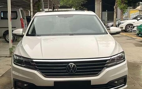 Volkswagen Lavida, 2022 год, 995 000 рублей, 2 фотография