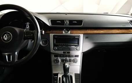 Volkswagen Passat B7, 2012 год, 1 047 000 рублей, 14 фотография