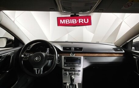 Volkswagen Passat B7, 2012 год, 1 047 000 рублей, 13 фотография