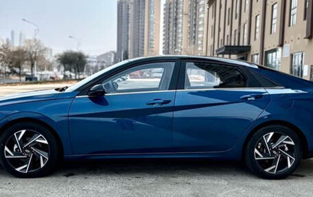 Hyundai Elantra, 2023 год, 1 490 000 рублей, 8 фотография