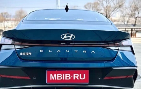 Hyundai Elantra, 2023 год, 1 490 000 рублей, 5 фотография