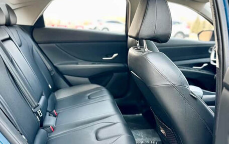 Hyundai Elantra, 2023 год, 1 490 000 рублей, 12 фотография
