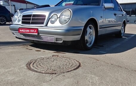 Mercedes-Benz E-Класс, 1996 год, 650 000 рублей, 1 фотография