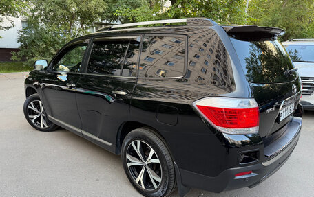 Toyota Highlander III, 2012 год, 2 350 000 рублей, 4 фотография