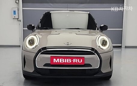 MINI Hatch, 2021 год, 1 720 006 рублей, 2 фотография