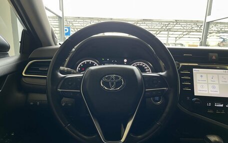 Toyota Camry, 2019 год, 2 900 000 рублей, 11 фотография