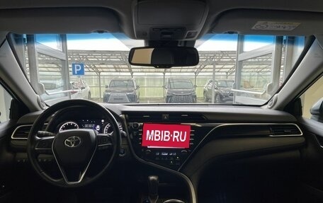 Toyota Camry, 2019 год, 2 900 000 рублей, 10 фотография