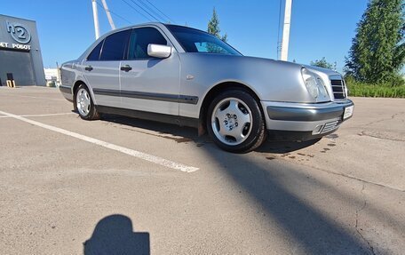 Mercedes-Benz E-Класс, 1996 год, 650 000 рублей, 3 фотография