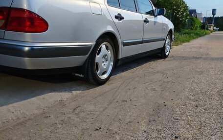 Mercedes-Benz E-Класс, 1996 год, 650 000 рублей, 10 фотография