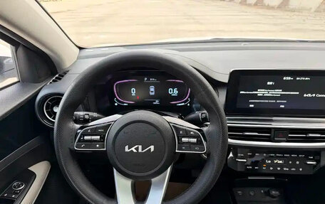 KIA K3, 2023 год, 1 600 000 рублей, 13 фотография