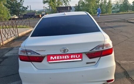 Toyota Camry, 2017 год, 2 050 000 рублей, 2 фотография