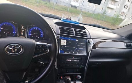 Toyota Camry, 2017 год, 2 050 000 рублей, 6 фотография