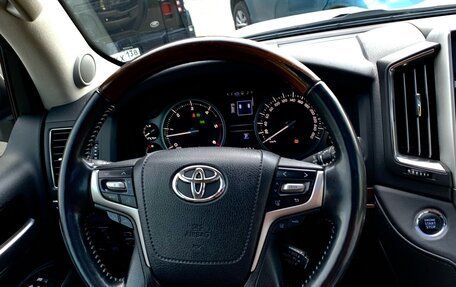Toyota Land Cruiser 200, 2020 год, 10 000 000 рублей, 10 фотография