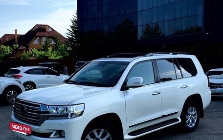 Toyota Land Cruiser 200, 2020 год, 10 000 000 рублей, 2 фотография