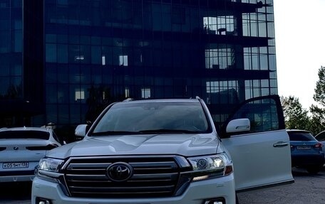 Toyota Land Cruiser 200, 2020 год, 10 000 000 рублей, 4 фотография