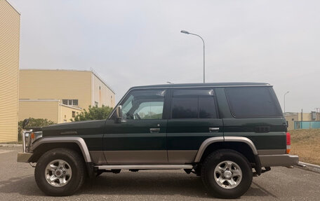 Toyota Land Cruiser 70, 2001 год, 2 600 000 рублей, 2 фотография