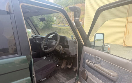 Toyota Land Cruiser 70, 2001 год, 2 600 000 рублей, 10 фотография