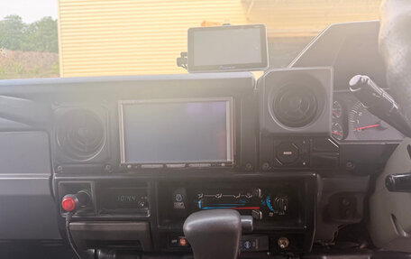 Toyota Land Cruiser 70, 2001 год, 2 600 000 рублей, 12 фотография