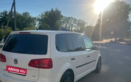 Volkswagen Touran III, 2011 год, 930 000 рублей, 4 фотография