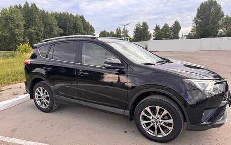 Toyota RAV4, 2018 год, 3 100 000 рублей, 2 фотография