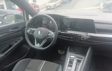 Volkswagen Golf VIII, 2023 год, 1 950 000 рублей, 6 фотография