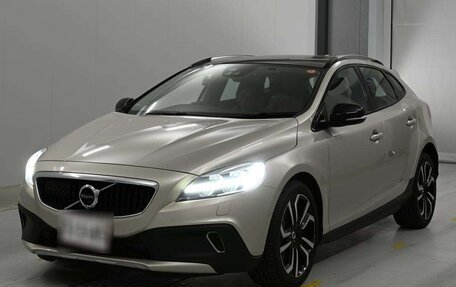 Volvo V40 II рестайлинг, 2019 год, 978 009 рублей, 1 фотография