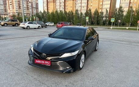 Toyota Camry, 2019 год, 2 640 000 рублей, 1 фотография