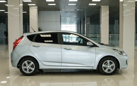 Hyundai Solaris II рестайлинг, 2011 год, 750 000 рублей, 5 фотография
